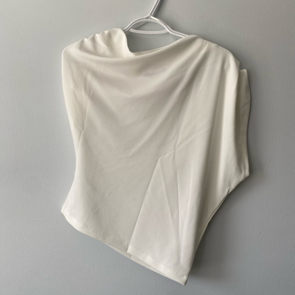 Asymmetrical top - Picture 5 of 12